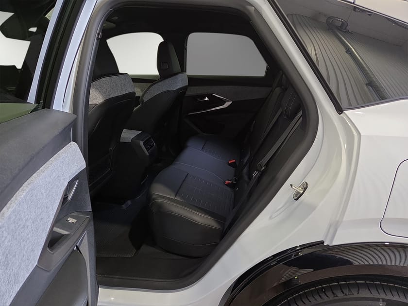 Bild 5 av Peugeot E-3008 GT 214hk 86kWh / Demo