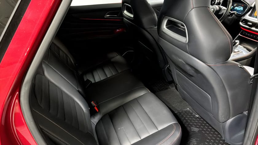 Bild 5 av MG EHS PHEV LHD LUX PHANTOM RED