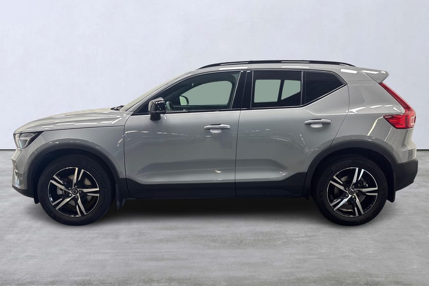 Bild 2 av Volvo XC40 B3 FWD Bensin Plus Dark