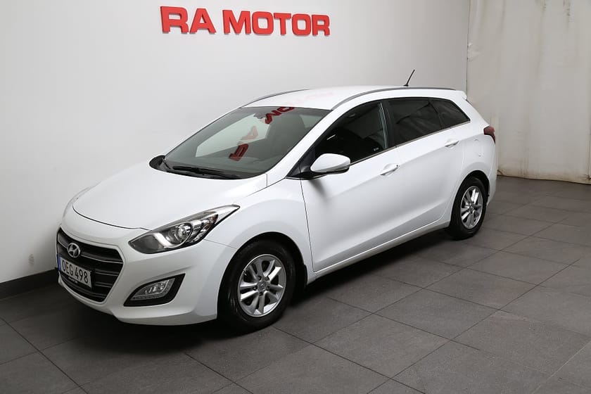 Bild 1 av Hyundai i30 Kombi 1,6 CRDi 136hk GO! Edition Motorvärmare Dragkrok