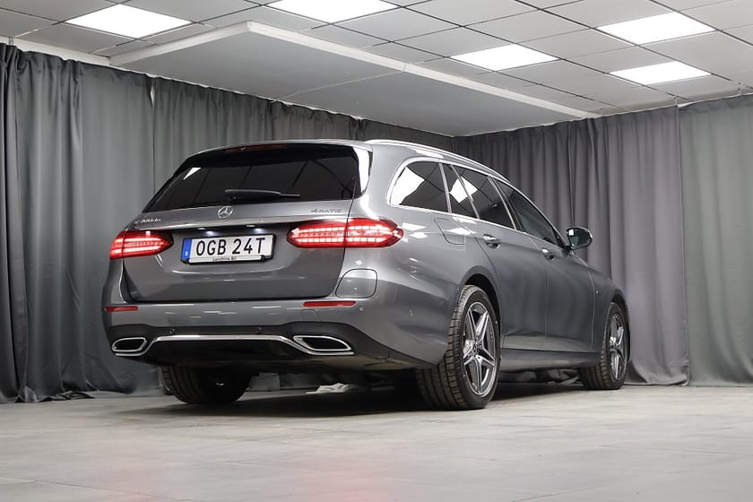 Bild 2 av Mercedes-Benz E 300 T de 4MATIC AMG Premium Drag 360 Keyless Multbeam