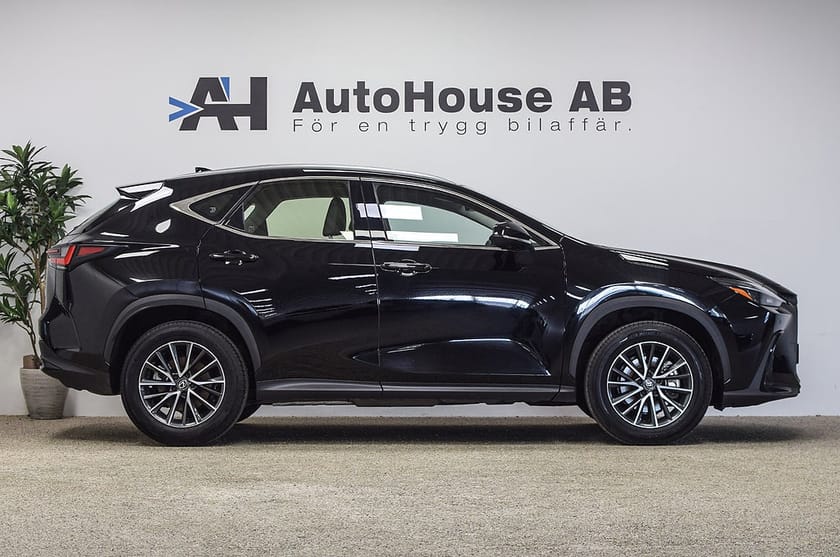 Bild 3 av Lexus NX 350h 242HK CarPlay B-kamera Nybilsgaranti Moms