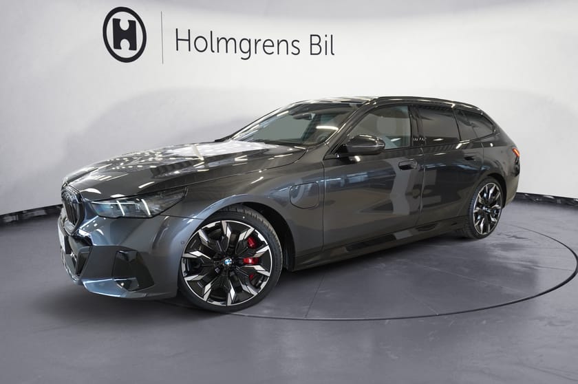 Bild 1 av BMW 550e xDrive Touring M Sport Pro Business Ed Drag DA Pro B W