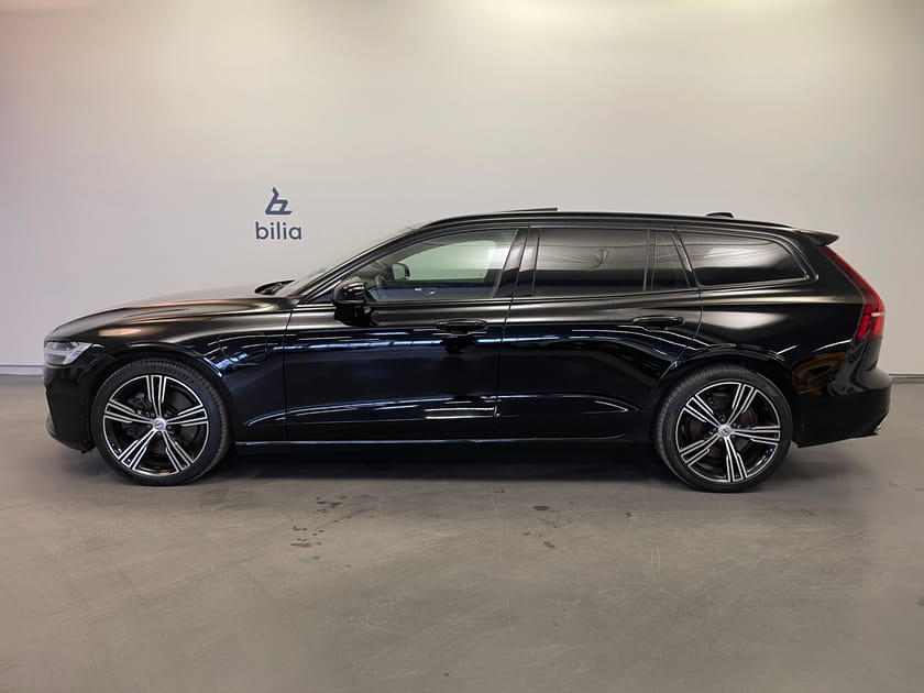 Bild 2 av Volvo V60 Recharge T8 R-Design / Dragkrok / Panoramaglastak /