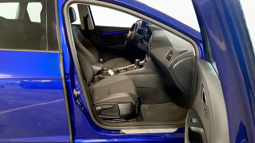 Bild 3 av SEAT Leon ST 1.5 TSI 150hk FR Edition Drag/kamera/Beats