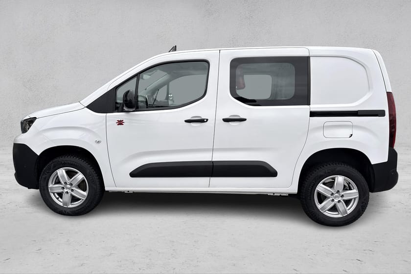 Bilde 2 av Peugeot Partner L1 Mester 1,5 HDi 130hk 4x4 Cruise/Krok/P.Varmer/R.kam
