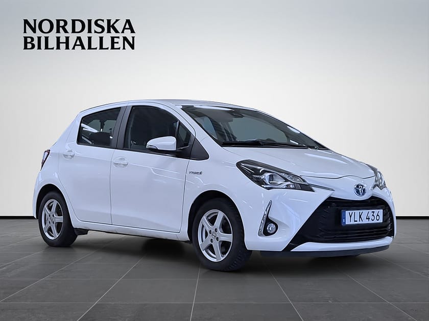 Bild 1 av Toyota Yaris Hybrid e-CVT Active Nyservad Motorvärmare Bluetooth