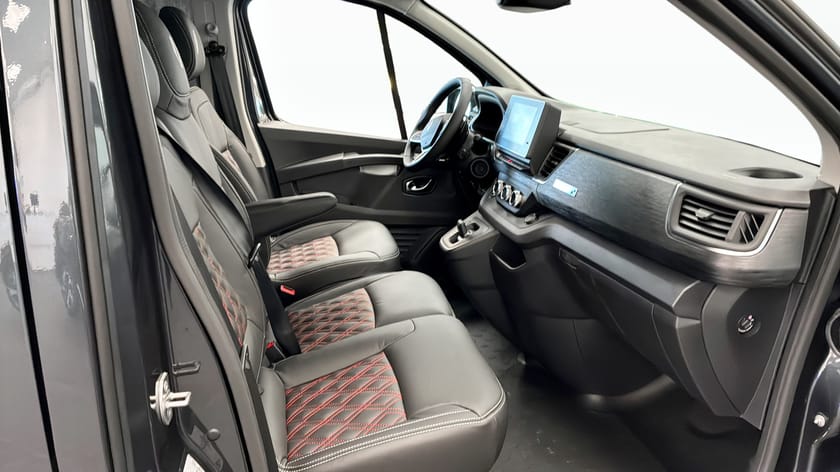 Bild 3 av Renault Trafic Skåpbil L2H1 RACING SPIRIT  DCI 170 AUTOMAT BVA9