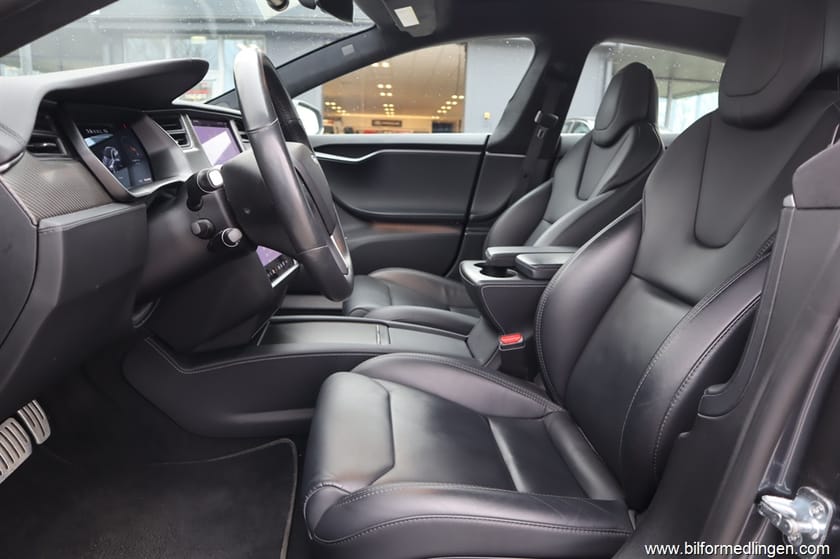Bild 3 av Tesla Model S Performance AWD 772hk Raven Svensksåld Navi mm