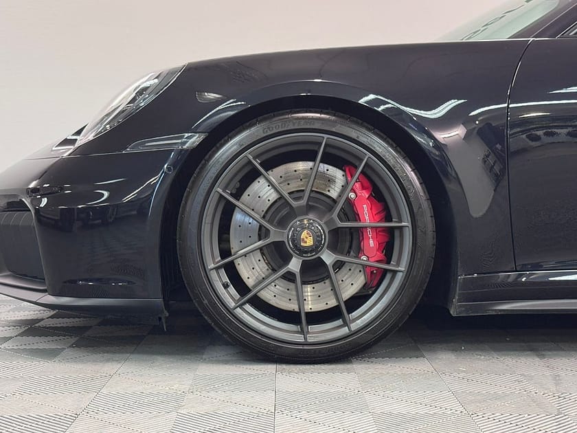 Bild 4 av Porsche 911 Carrera 4 GTS 992