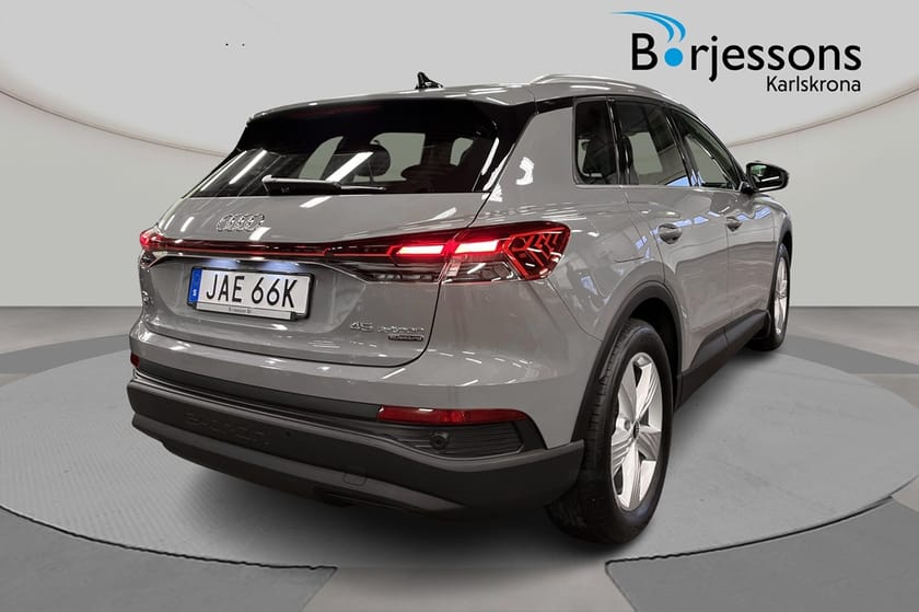 Bild 3 av Audi Q4 45 e-tron quattro PROLINE 265hk Keyless Assitanspaket