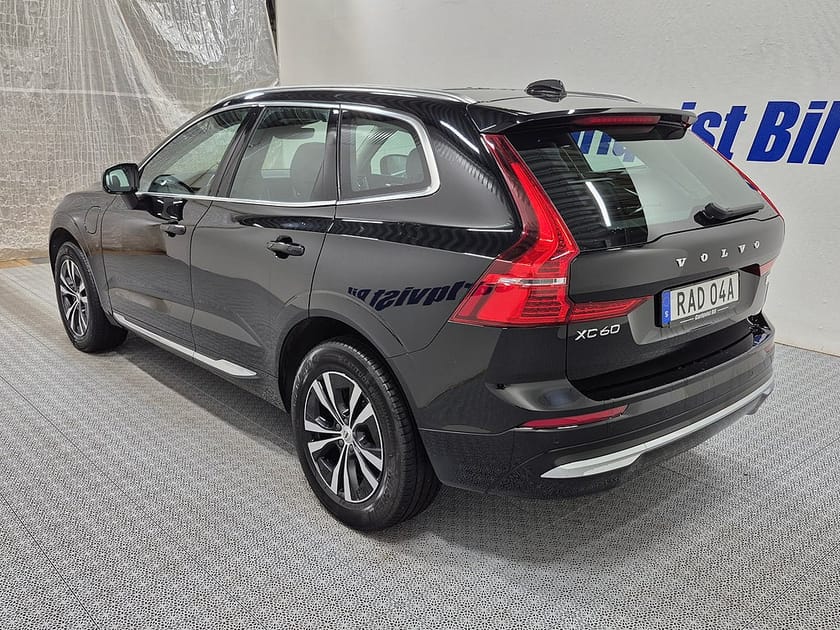 Bild 4 av Volvo XC60 T6 Recharge Core Bright plug in AWD 350HK 4x4 Panorama