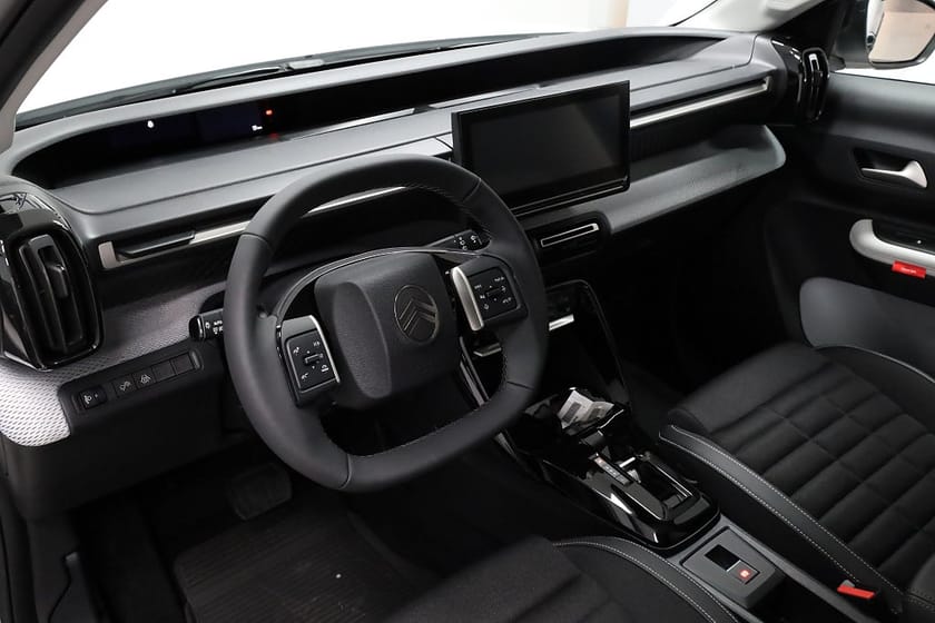 Bild 5 av Citroën C3 Aircross Hybrid 145 MAX 145Hk e-DSC / Carplay / 7-Sits