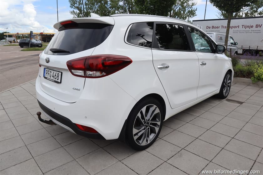 Bild 3 av Kia Carens 1.7 CRDi FWD 141hk Aut 7 sits 1 brukare Drag Navi Backkamera