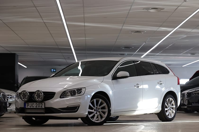 Bild 3 av Volvo V60 D4 190hk Summum Värmare B-kamera Navi Skinn