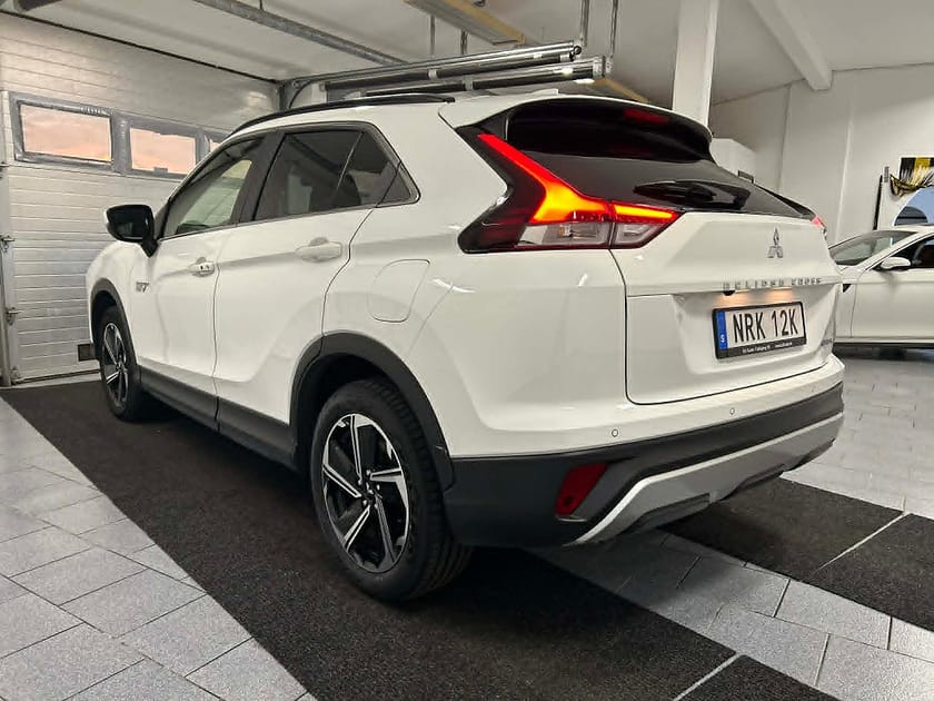 Bild 4 av Mitsubishi Eclipse Cross PHEV 2.4 MIVEC 188 hk S-AWC Fleet Edition Euro 6 MOMS