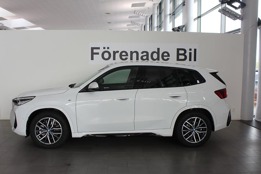 Bild 3 av BMW iX1 xDrive30 4,95 ränta M Sport H/K Drag Rattvärme