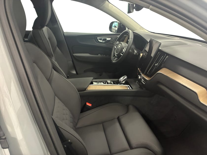 Bild 4 av Volvo XC60 T6 Plus Dark Nordic Edition
