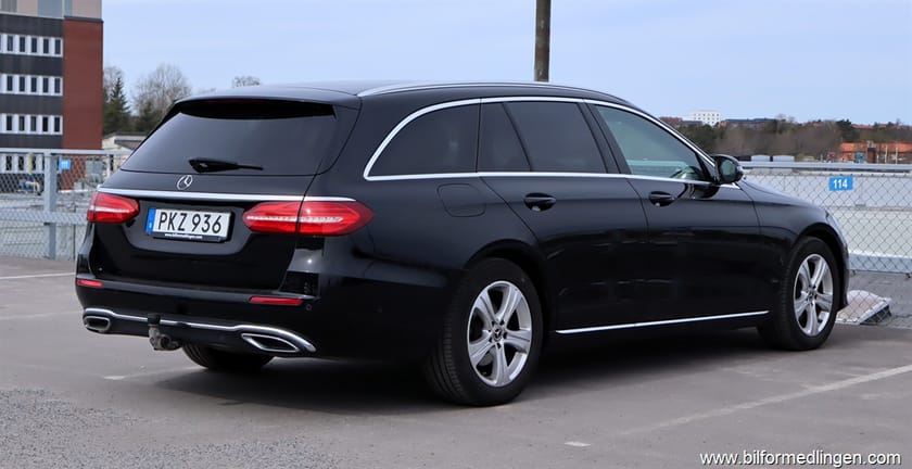 Bild 3 av Mercedes-Benz E 220 T d 4MATIC Avantgarde S/V-hjul GPS