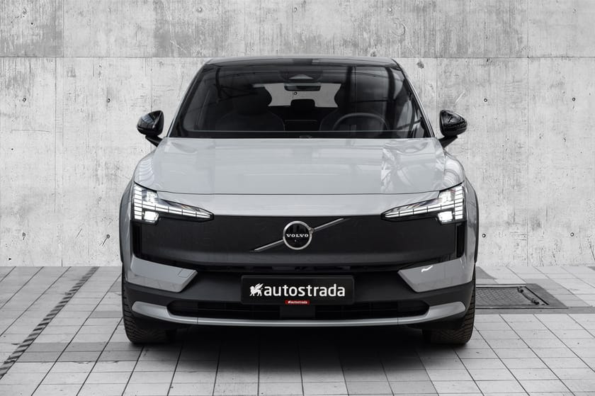 Bilde 4 av Volvo EX30 Cross Country Twin Motor Performance Ultra, 20` Vinter, Glasstak, Navi, 360` kamera