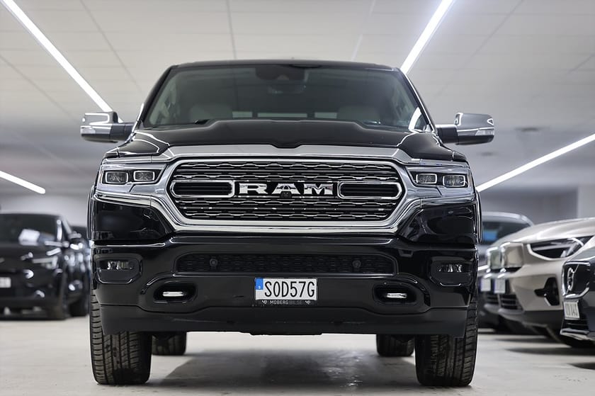 Bild 5 av RAM 1500 Crew Cab 5.7 V8 HEMI 4x4 395hk Limited H/K Taklucka