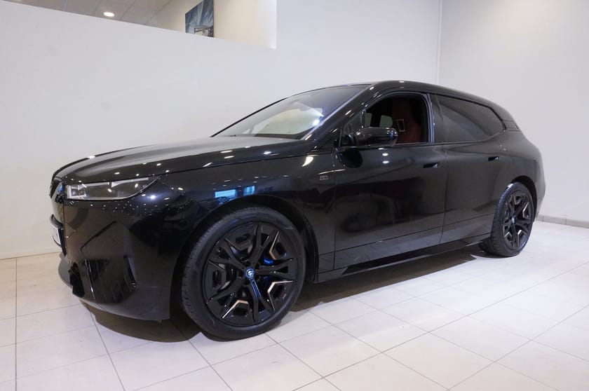 Bild 3 av BMW iX M60 M60, Pano Sky Lounge, Soft Close, Komfortöppning, Laserlights