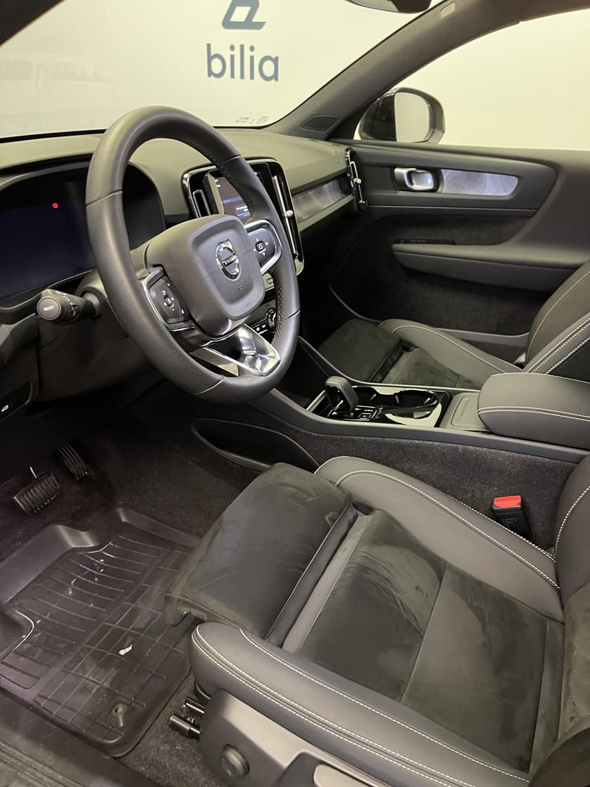 Bild 4 av Volvo XC40 Recharge Single Motor Core / Mörkt tonade rutor / Klimatpaket /