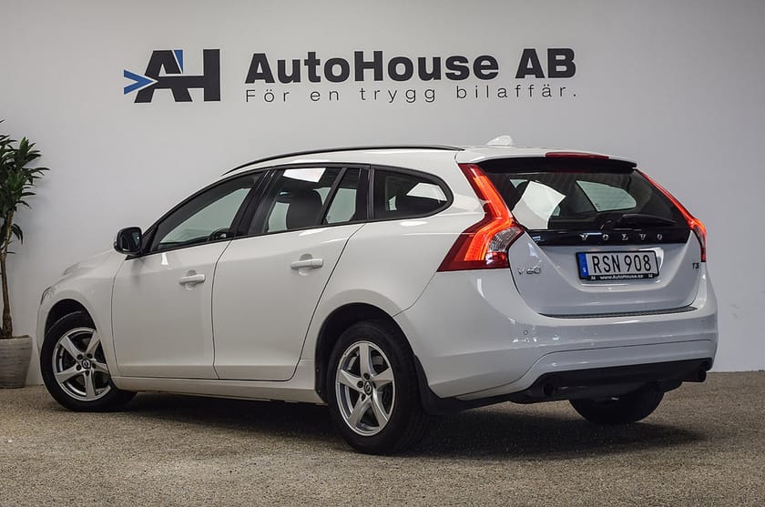 Bild 2 av Volvo V60 T3 Kinetic Bränslevärmare P-sensorer Garanti