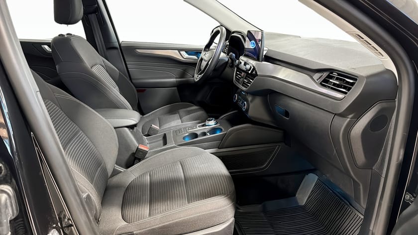 Bild 3 av Ford Kuga Plug-In Hybrid Titanium 225hk   |Backkamera | Vinterpaket |