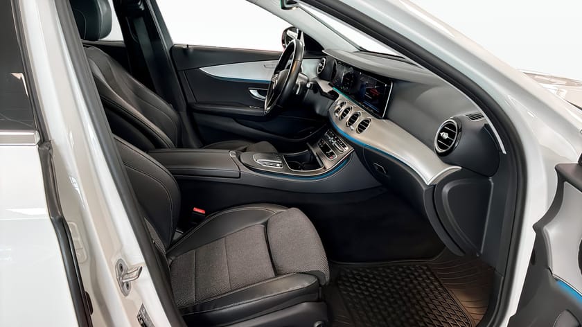 Bild 3 av Mercedes-Benz E 300 T de 4MATIC 300DE 306HK DRAG KAMERA NAVI