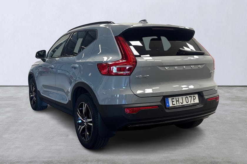 Bild 4 av Volvo XC40 B3 FWD Bensin Plus Dark