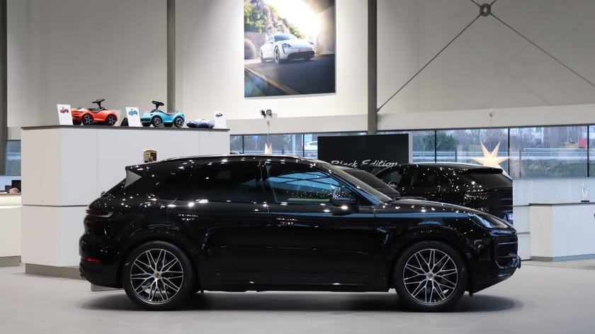 Bild 3 av Porsche Cayenne E-Hybrid Black Edition