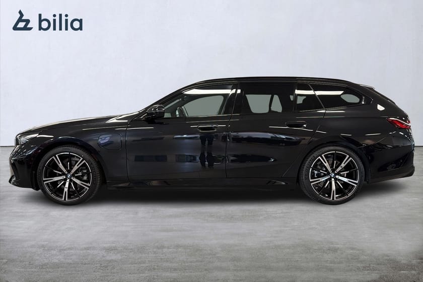 Bild 3 av BMW 530e xDrive Touring M-sport | B&W | Drag | Aktiv farth. |360