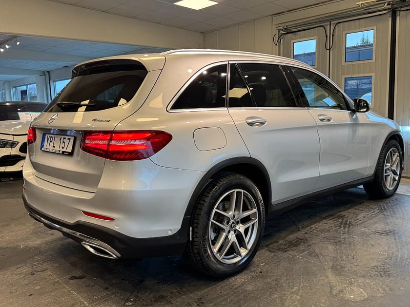 Bild 4 av Mercedes-Benz GLC 220 d 4MATIC 9G-TRONIC AMG Line Pano Drag