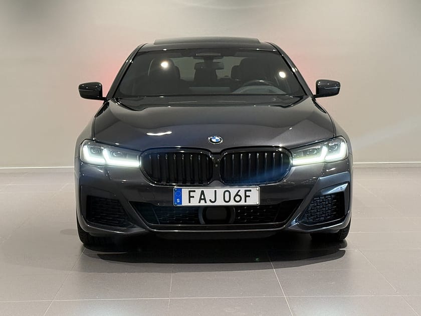 Bild 2 av BMW 530d xDrive Sedan M Sport Glastaklucka H/K HuD Komfortstolar