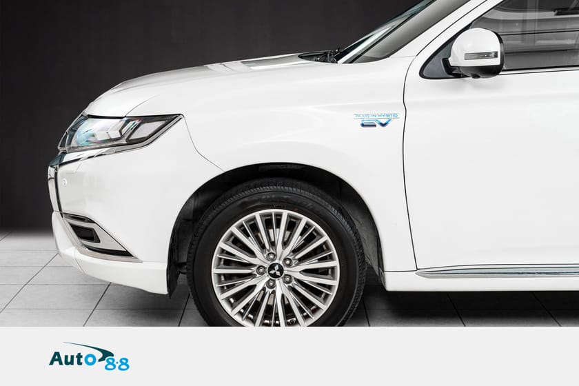 Bilde 4 av Mitsubishi Outlander PHEV 2.4 INSTYLE+ SKINN/ADT.CRUISE/360 KAMERA