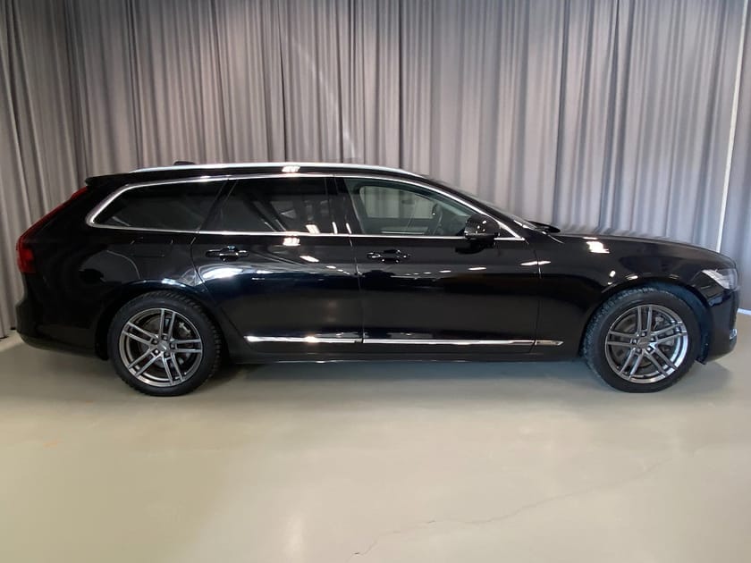 Bild 4 av Volvo V90 Recharge T6 350hk AWD Core Bright Pvärm Drag Navi
