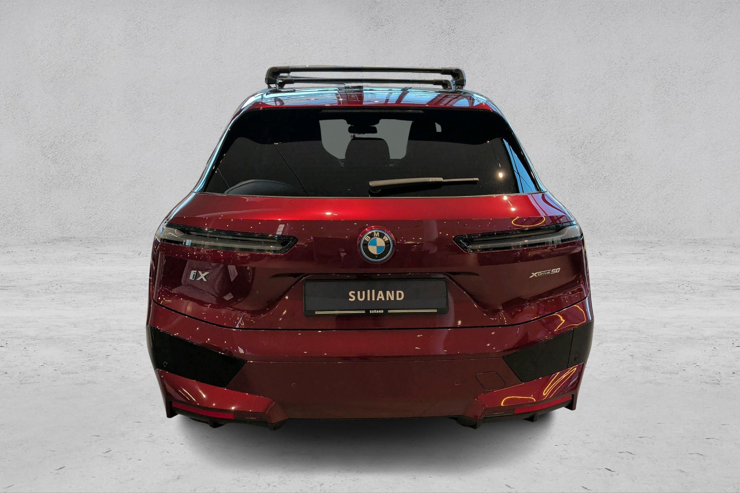 Thumnail bilde 3 av BMW iX xDrive50