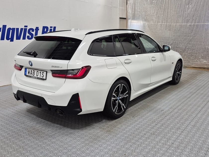 Bild 4 av BMW 330e xDrive Touring M-SPORT Plug in 292HK 4x4 Läder