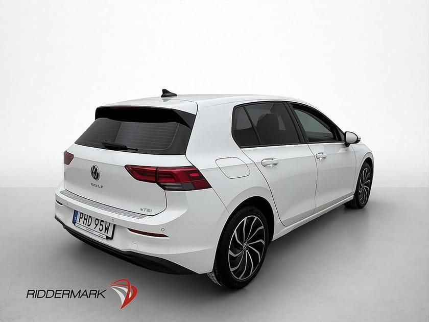 Bild 4 av Volkswagen Golf 1.5 eTSI 150hk P-Värm Navi Ambient Rattvärme