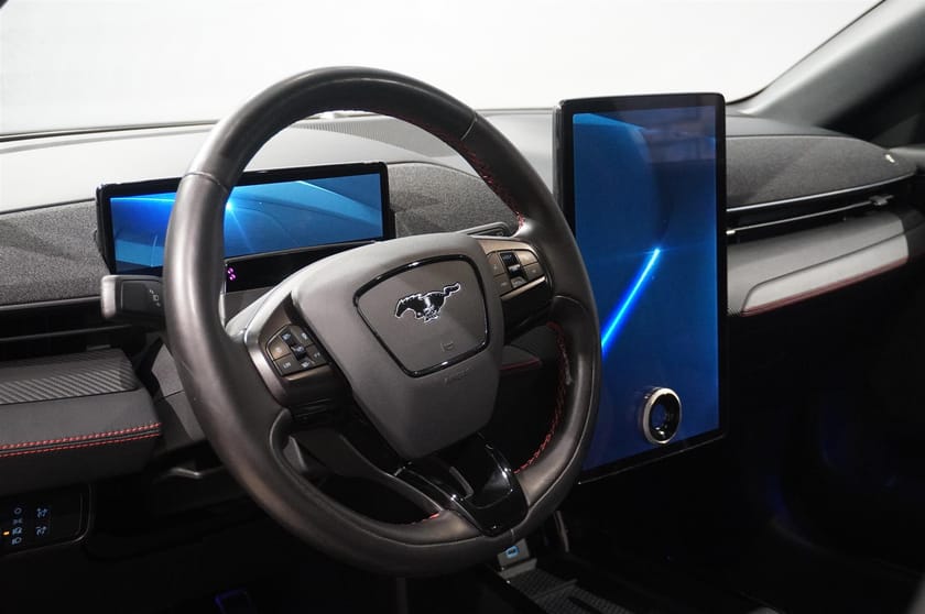 Bild 2 av Ford Mustang Mach-E Long Range AWD Adaptov Fart Navi 360kamera