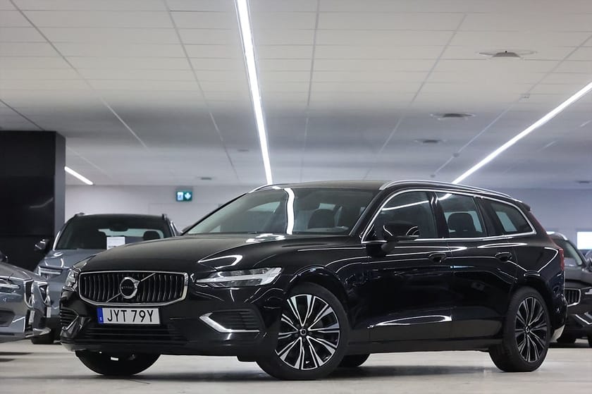 Bild 3 av Volvo V60 Recharge T6 AWD 350hk Core Värmare Drag Keyless