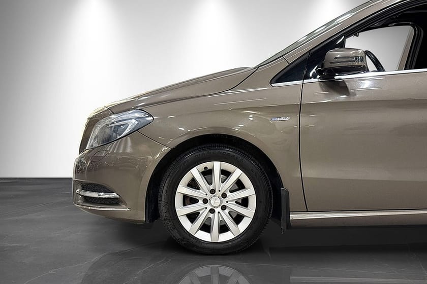 Bild 3 av Mercedes-Benz B 200 CDI BE 136hk Skinn Drag Pano 3,99% Ränta