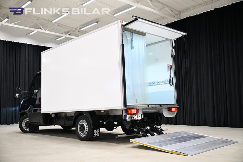Bild 2 av Iveco Daily 35-140 Chassi Cab Automat 136HK Automat|Kylbil|Volymskåp|BG-Lyft|Nattkyla