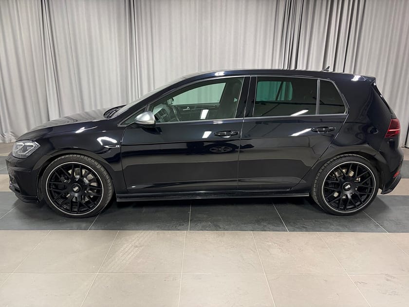 Bild 2 av Volkswagen Golf  R 2.0 TSI BMT 4Motion DSG7 Dynaudio Taklucka
