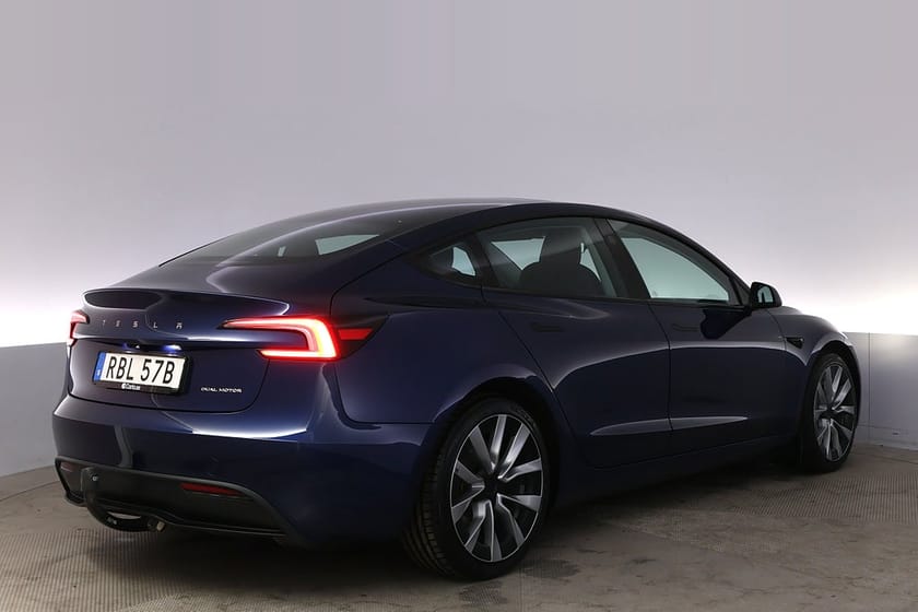 Bild 5 av Tesla Model 3 Long Range AWD Highland Autopilot Pano Drag