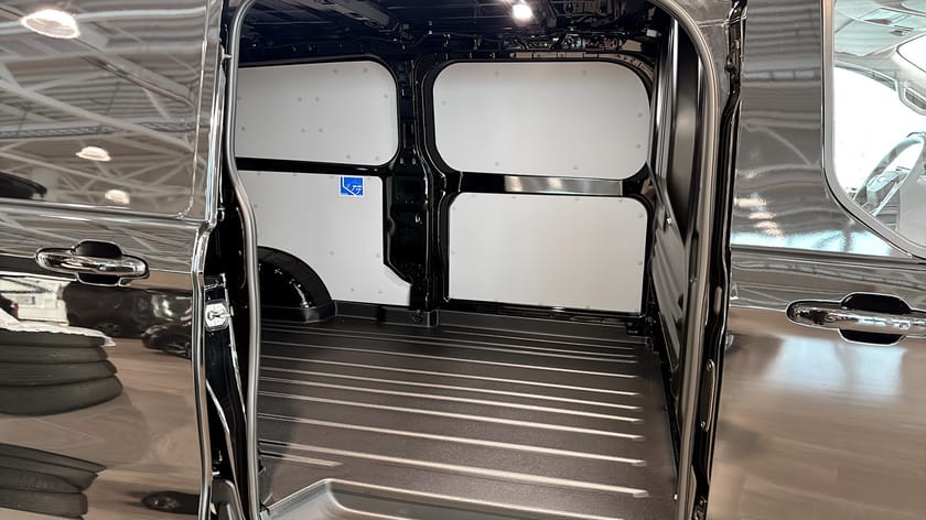 Bild 5 av Ford E-Transit Custom 340 Sport Skåp 218Hk / L2 / Drag / 0% RÄNTA