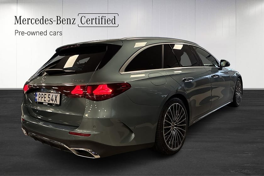 Bild 3 av Mercedes-Benz E 300 d e 4MATIC T de 4-Matic AMG Premium Distronic Drag