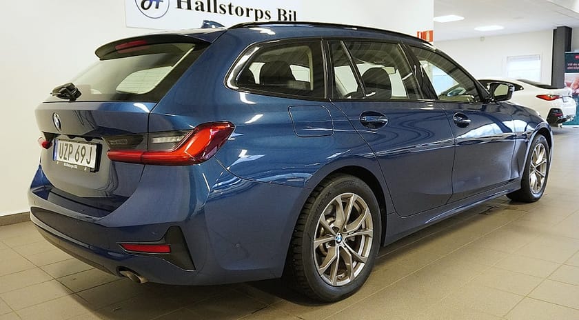 Bild 5 av BMW 330e Touring AUTO Sport line/CARPLAY/LÅGA MIL/HEAD UPP/NAVI