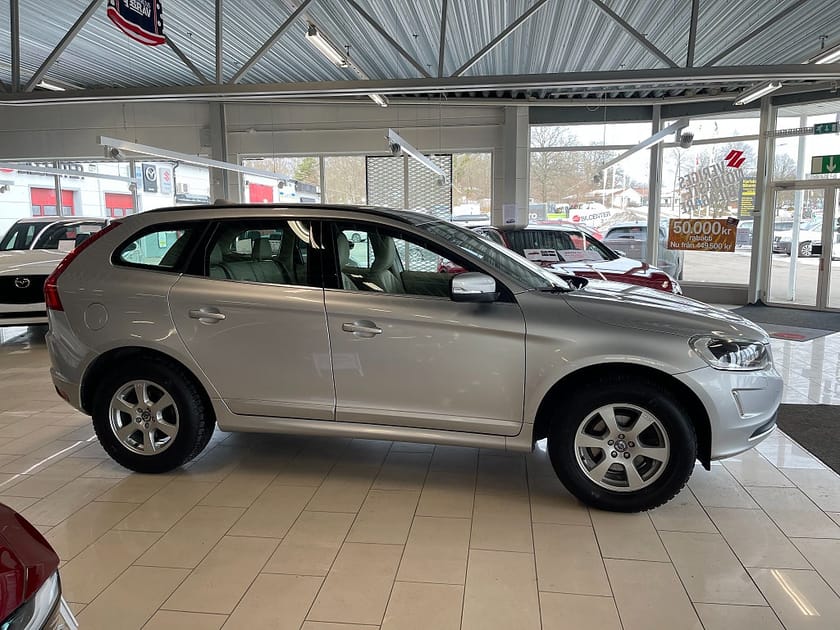 Bild 4 av Volvo XC60 D3 Momentum 136 hk dragkrok, NY KAMREM
